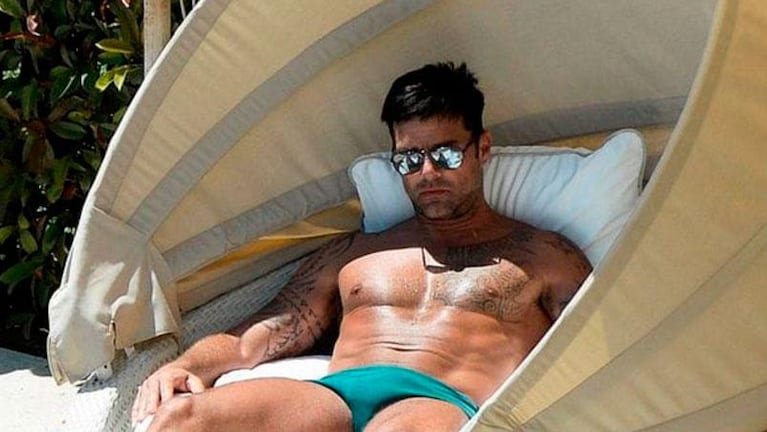 ¡Un bombón en sunga! Ricky Martin lució su cuerpo bajo el sol