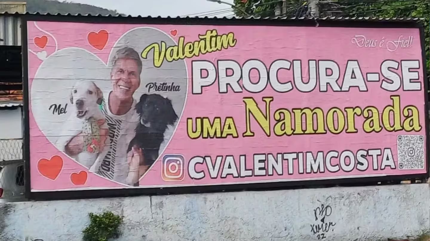 Un brasilero busca novia con pancartas.