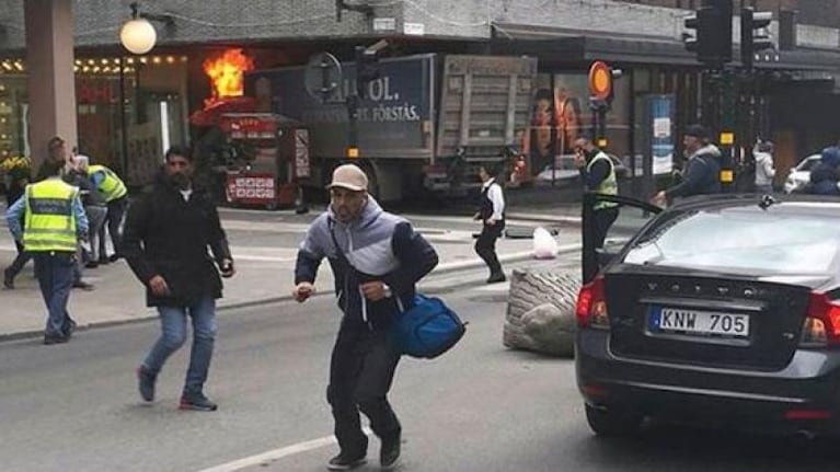 Un camión atropelló a varias personas en Estocolmo