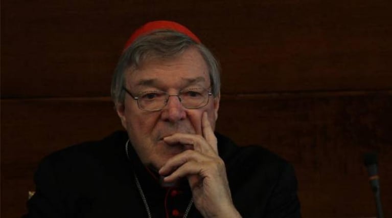 Un cardenal cercano a Francisco, acusado de pedófilo