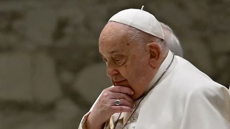Un cardenal cordobés reveló que el Papa tendrá que “aprender a hablar de nuevo” y descartó su renuncia