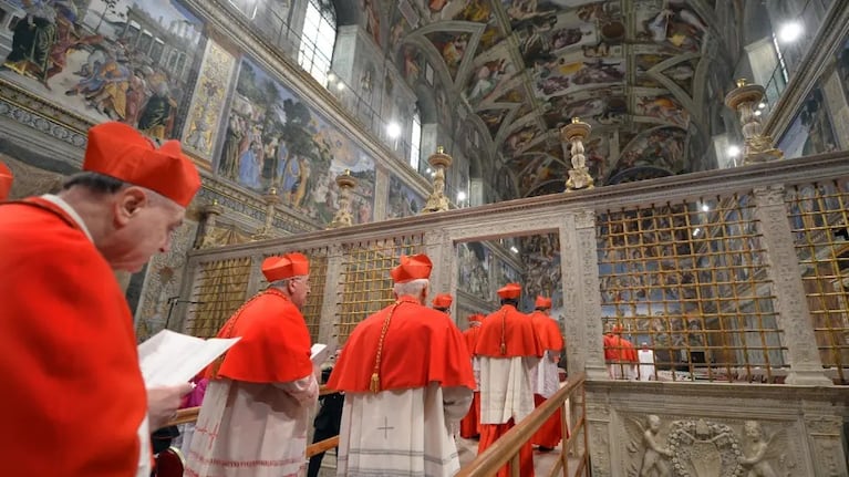 Un cardenal creyó que alojarse por el Cónclave era gratis y se tomó todo: su reacción al ver la cuenta