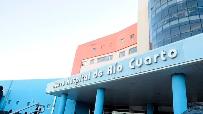 Un chico de 22 años está grave en el hospital de Río Cuarto. 
