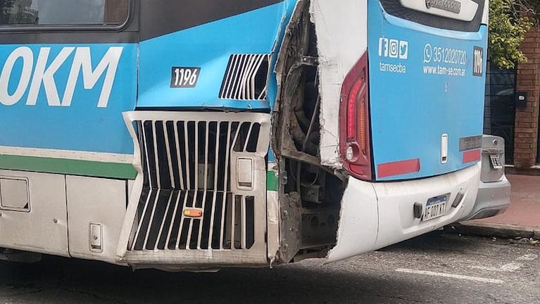 Un choque entre dos colectivos dejó varios heridos en Córdoba