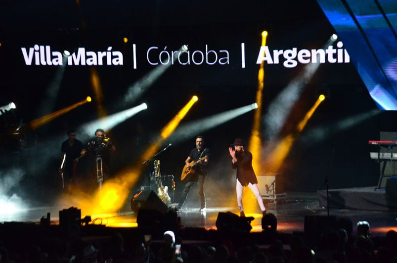 Un cierre de lujo con Carlos Vives, Abel Pintos y Luciano Pereyra. Foto: Francesco Trombetta.