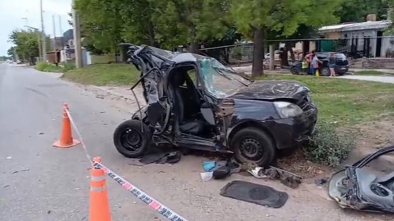 Un Clío fue alcanzado por una Hilux y la pareja que iba en el auto falleció en el acto.