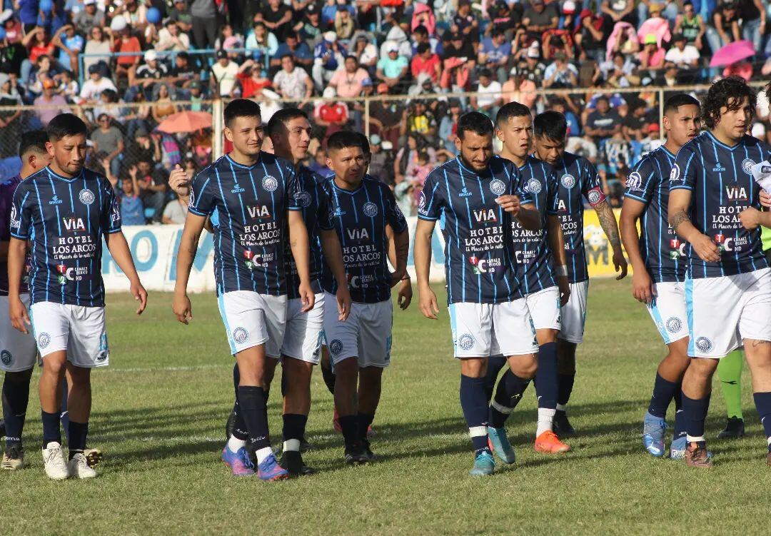 Un club unido por dos pasiones: el fútbol y el cuarteto.