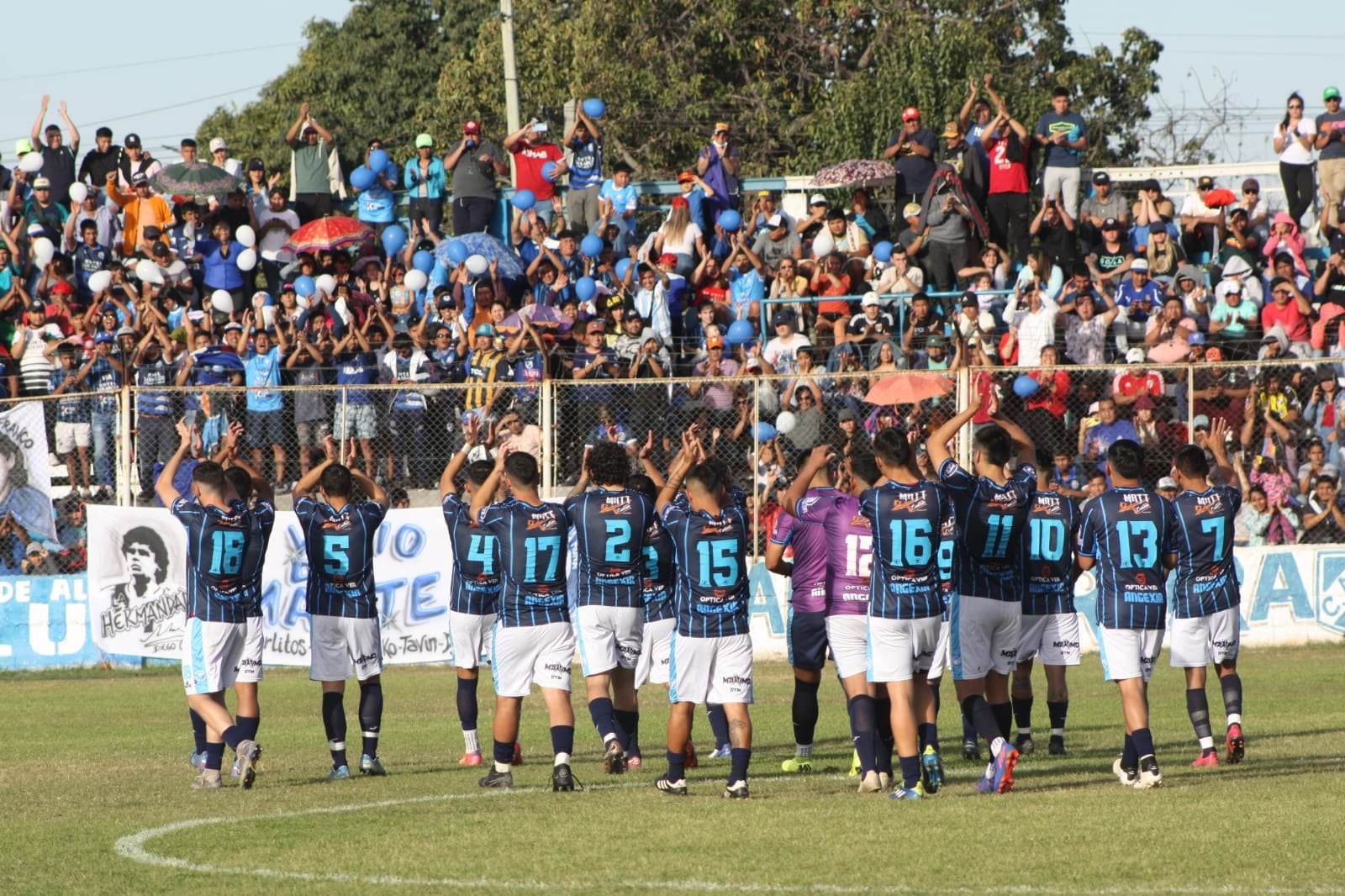 Un club unido por dos pasiones: el fútbol y el cuarteto.