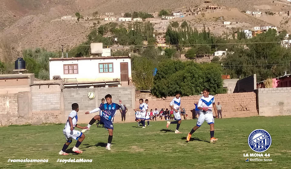 Un club unido por dos pasiones: el fútbol y el cuarteto.