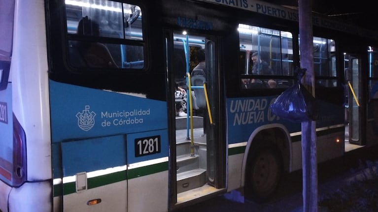 Un colectivo fue apedreado en la zona sur de la ciudad de Córdoba.