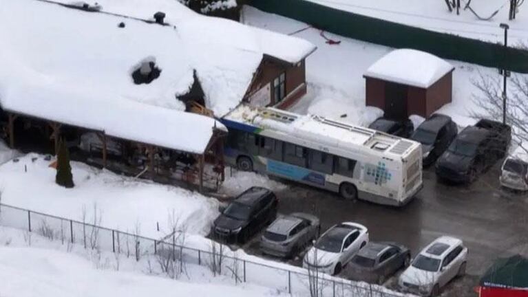 Un colectivo se estrelló contra una guardería en Canadá y murieron dos niños