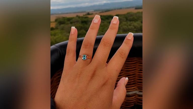 Un cordobés le propuso casamiento a su novia en un globo aerostático