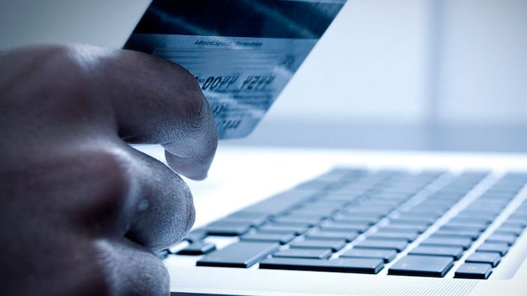Un correo para robar la cuenta de la tarjeta de crédito forma parte de la estafa.