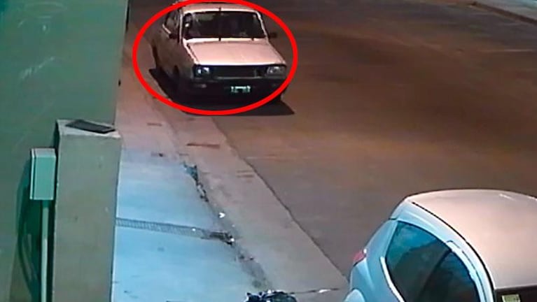 Un delincuente utilizó a un niño para robar una moto en pleno centro