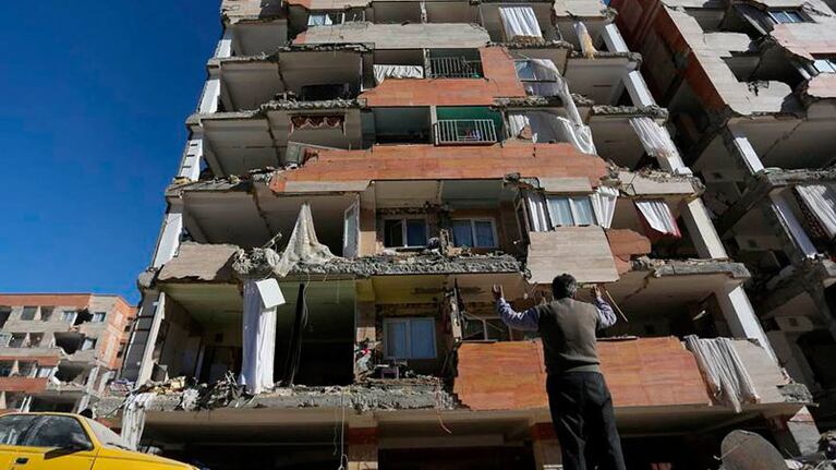 Un devastador terremoto destroza la frontera entre Irán e Irak. Foto: Reuters.