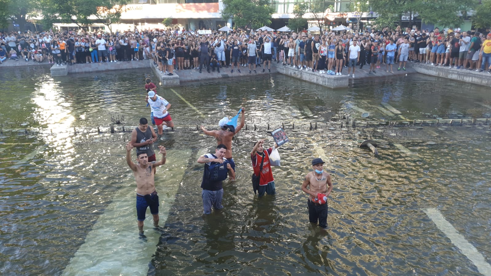 Un día volvió el Mandamás y sorprendió a todos. Fotos: Dahyana Terradas/ElDoce.tv.