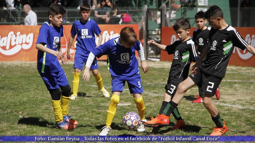 Un domingo lleno de goles y emociones en el torneo de El Doce.