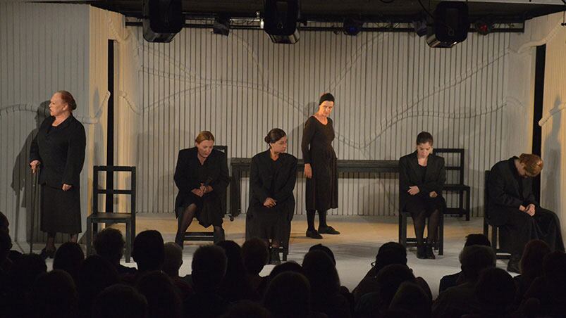 Un elenco de lujo protagoniza la obra en Carlos Paz. Foto: Lucio Casalla / ElDoce.tv