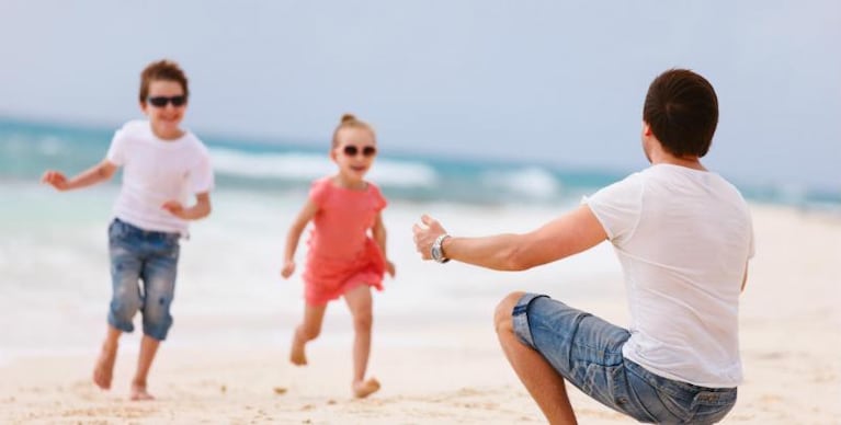 Un estudio mostró que los hombres tratan distinto a hijos e hijas