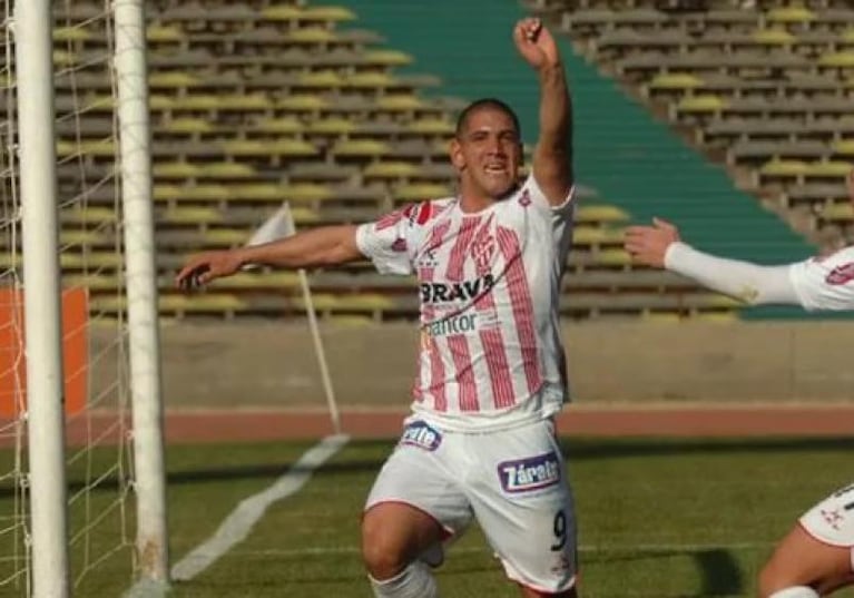 Un ex-Instituto le dio el ascenso a Riestra ante Maipú en Alta Córdoba 