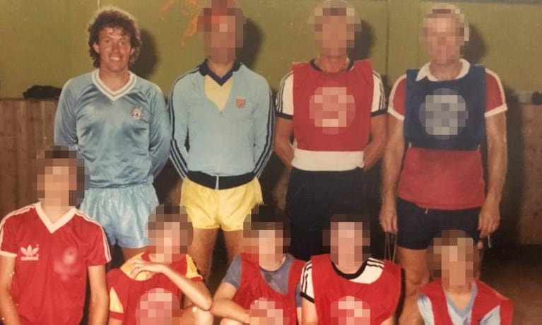 Un ex técnico de Manchester City abusó de 11 menores