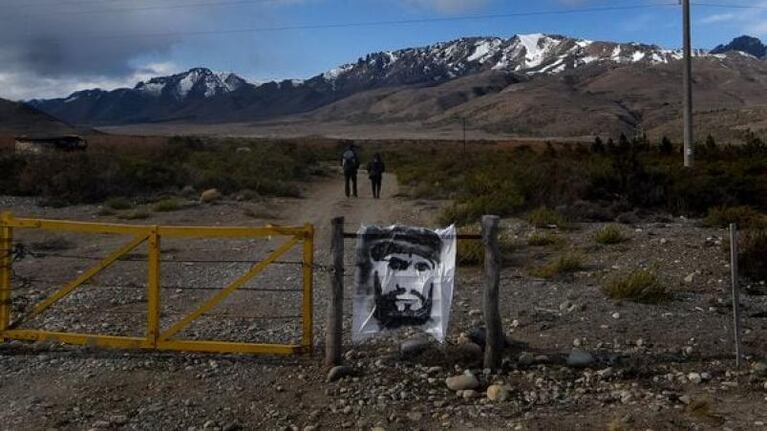 Un gendarme entró armado a la zona ocupada por mapuches