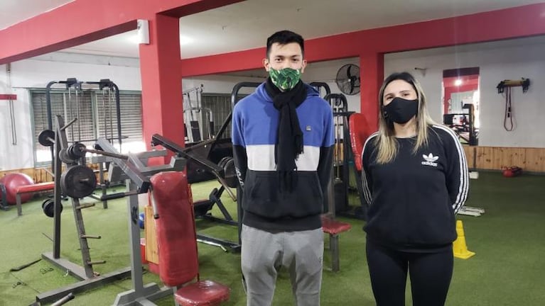 Un gimnasio se convirtió en verdulería para subsistir a la crisis del coronavirus