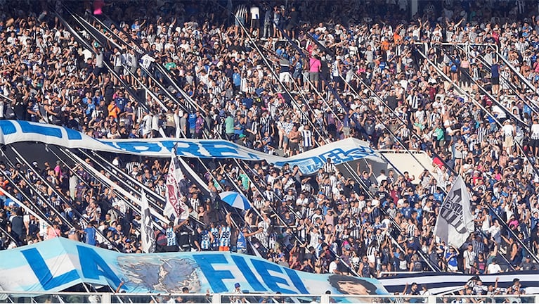 Un grupo de la barrabrava de Talleres fue al predio Nuccetelli a reclamarle a los jugadores por el flojo presente futbolístico.