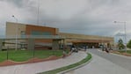 Un grupo de personas "pro-vida" protestó en el hospital para intentar impedir el aborto. / Foto: Google Maps