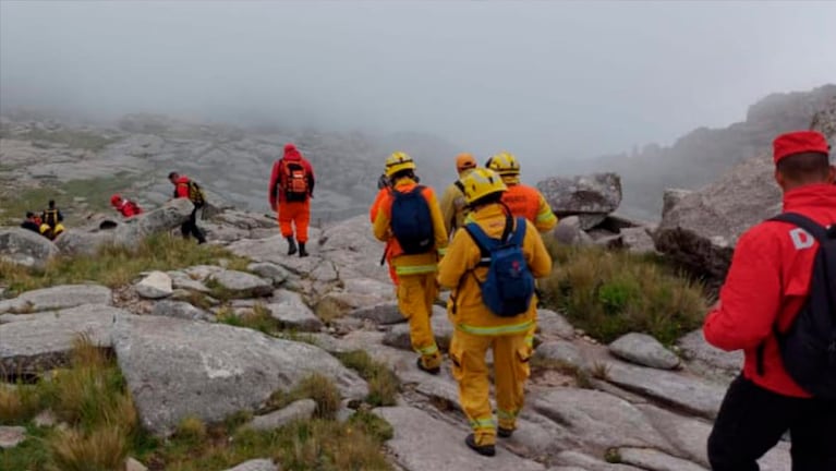 Un grupo especial de salvamento partió hacia donde se encuentra el contingente.