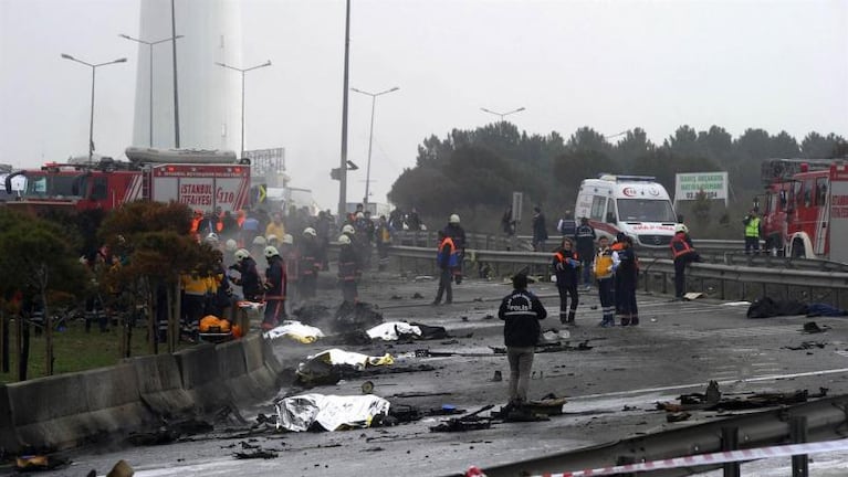 Un helicóptero se estrelló en una autopista de Turquía