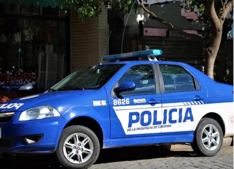 Un hombre fue apuñalado por una mujer que pedía dinero en un barrio de Córdoba