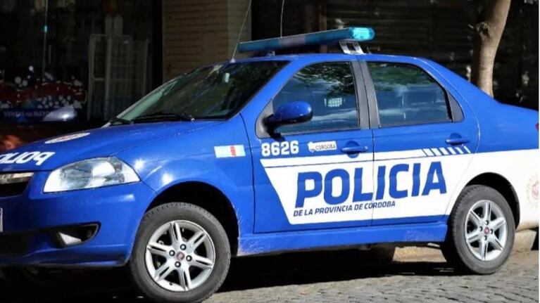 Un hombre fue apuñalado por una mujer que pedía dinero en un barrio de Córdoba
