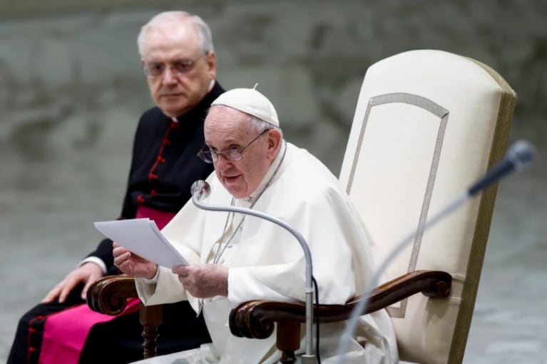 Un hombre interrumpió a los gritos la audiencia del Papa: “Tú no eres el rey”