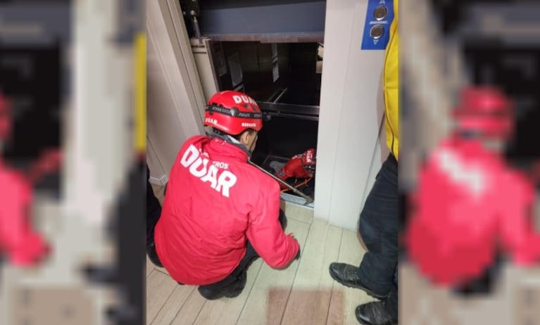 Un hombre murió tras quedar atrapado en un ascensor.