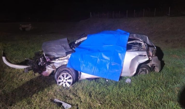Un hombre que iba con tres personas se despistó, volcó y murió en una ruta de Córdoba