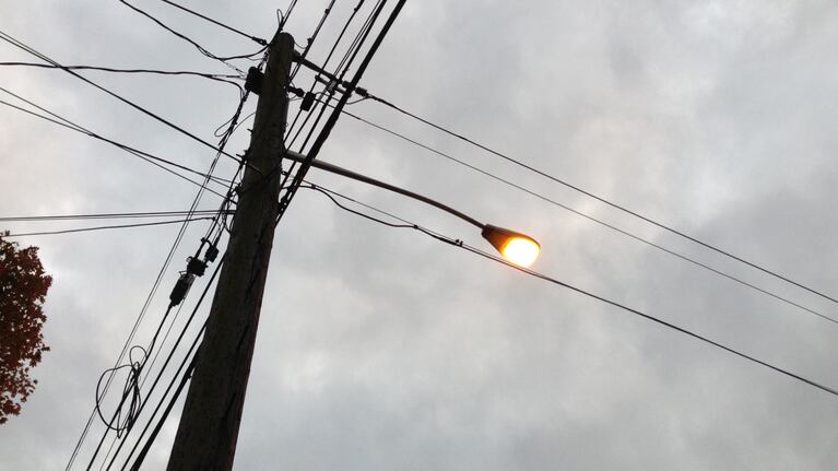 Un hombre se electrocutó a 15 metros de altura ( imagen ilustrativa)