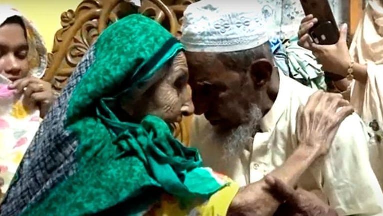 Un hombre se reencontró con su mamá luego de 70 años sin verla