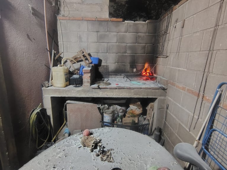Un hombre y un niño con quemaduras por un incendio.