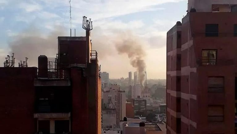 Un incendio arrasó con el asentamiento La Tablita: murió un joven