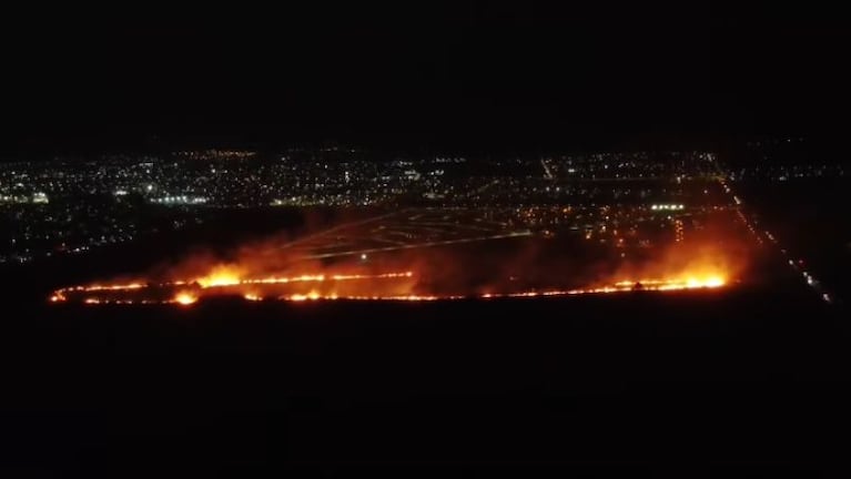 Un incendio se desató en las afueras de Alta Gracia.