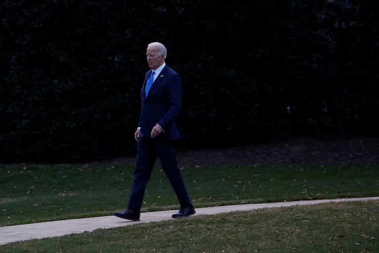 Un insólito informe para dañar políticamente a Biden