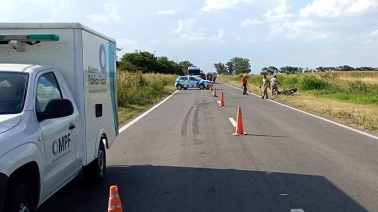 Un joven motociclista murió tras chocar con un camión en la ruta 9.