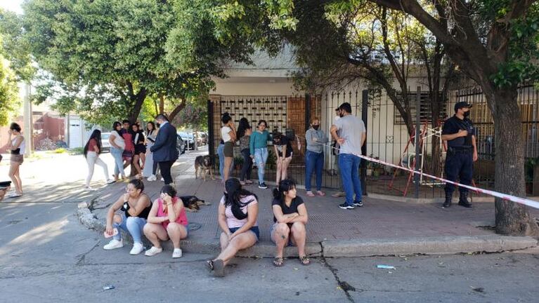 Un joven murió tras recibir un balazo en la cabeza en plena calle