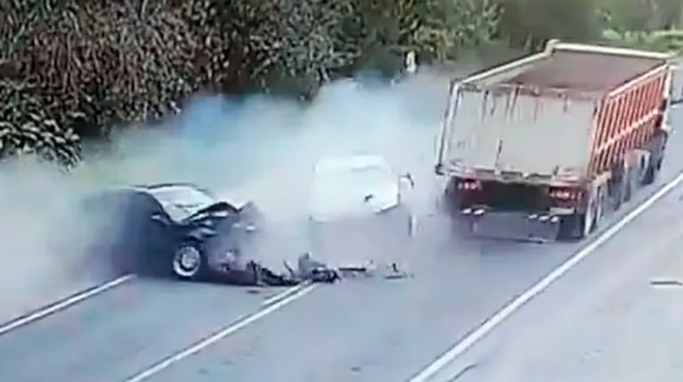 Un ladrón de 15 años provocó un accidente escapando de la Policía: su tremendo posteo desde el hospital