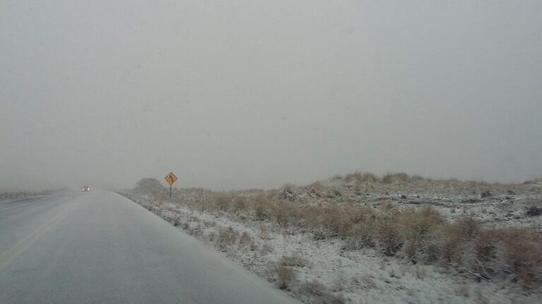 Un manto blanco de nieve cubrió parte de las sierras cordobesas.