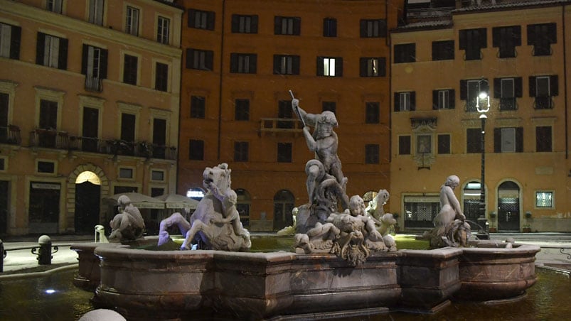 Un manto de nieve cubrió Roma