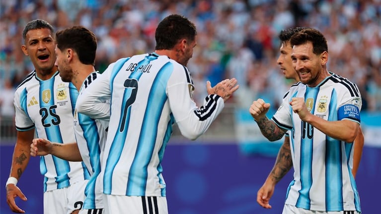 Un Messi endemoniado y una noche soñada en el debut de la Selección en el Mundial.