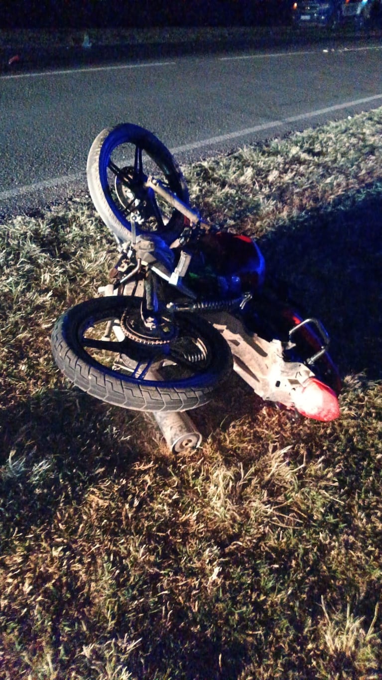 Un motociclista fue trasladado en grave estado a un centro de salud.