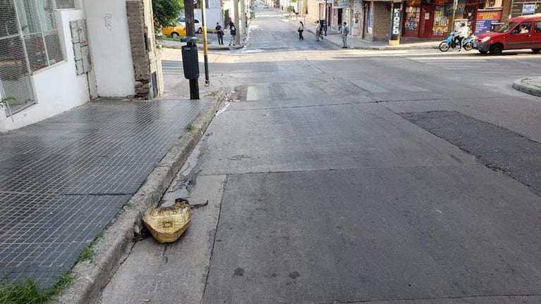 Un motociclista murió al chocar contra un colectivo 